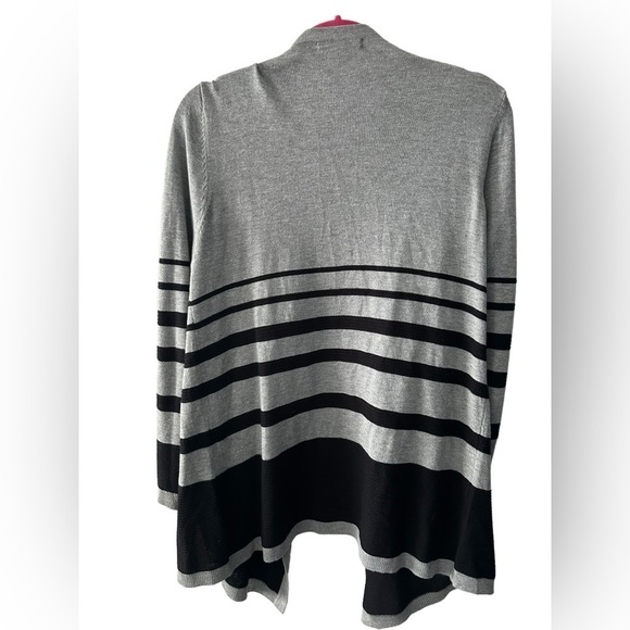 Cable & Gauge L gray & black striped long sleeve open-front cardigan - Picture 2 of 10